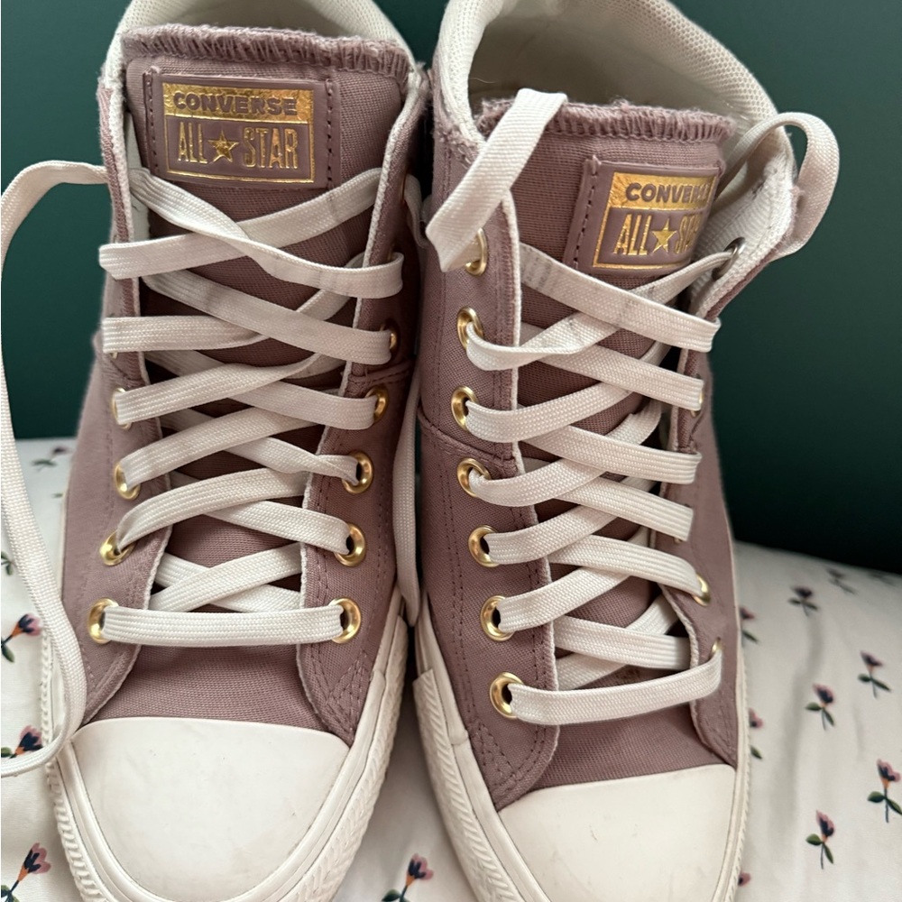 Converse Women's High-Top Sneakers - Mauve and White
